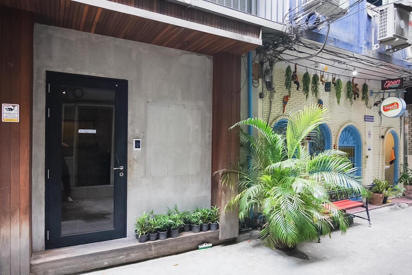 בנגקוק Z โกอินน์ สีลม - สถานีรถไฟฟ้าเซนต์หลุยส์ Go Inn Silom מראה חיצוני תמונה